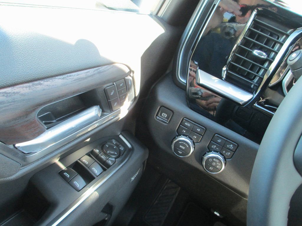 New 2026 GMC Sierra 3500 SLT w/ SLT Premium Package AWD/4WD image 14