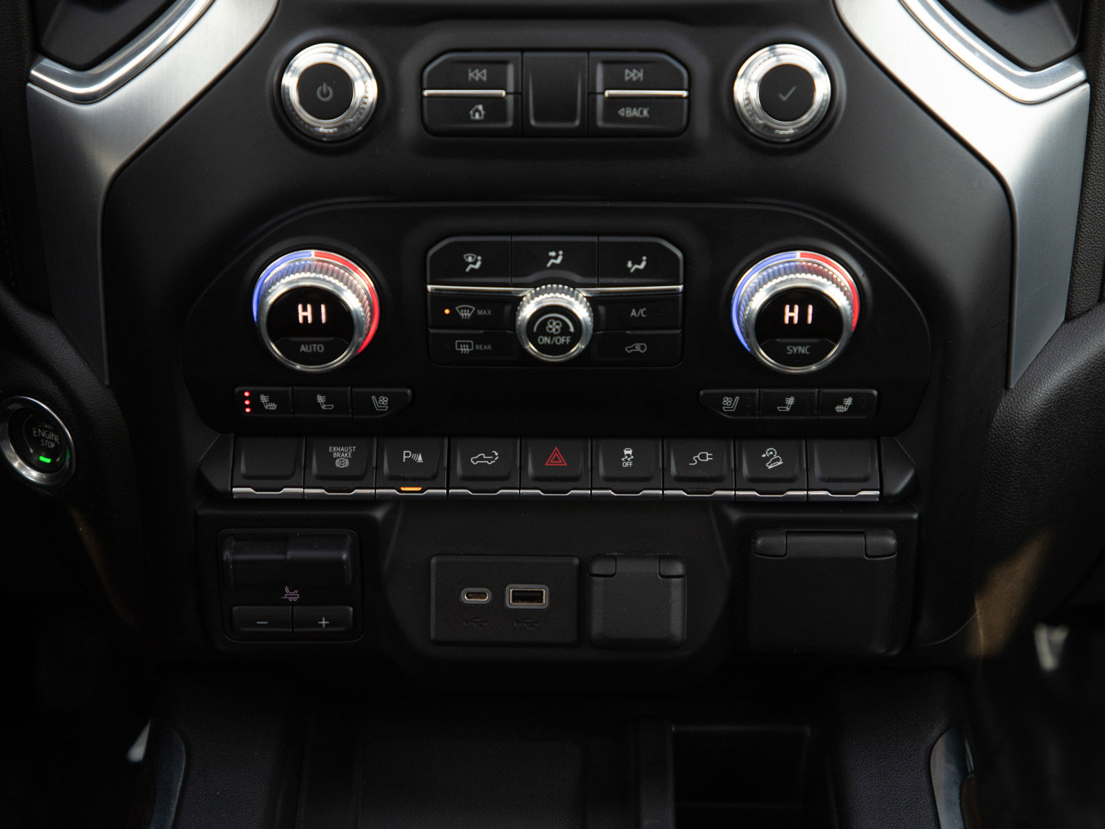 Used 2022 GMC Sierra 2500 SLT w/ SLT Preferred Package image 16