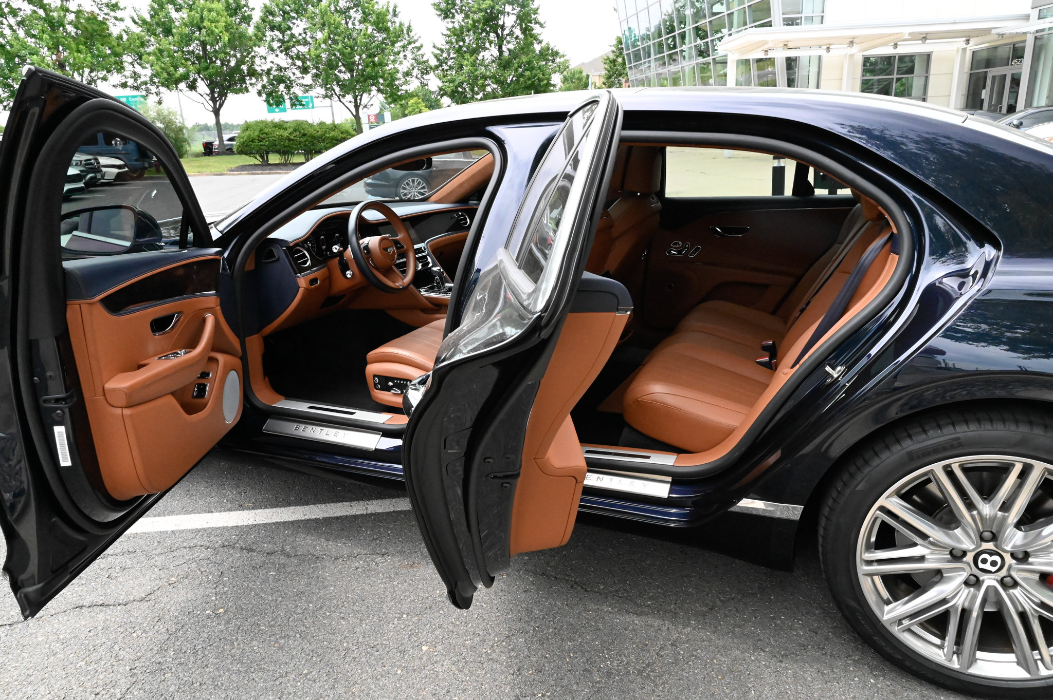 Used 2022 Bentley Flying Spur V8 AWD/4WD image 34