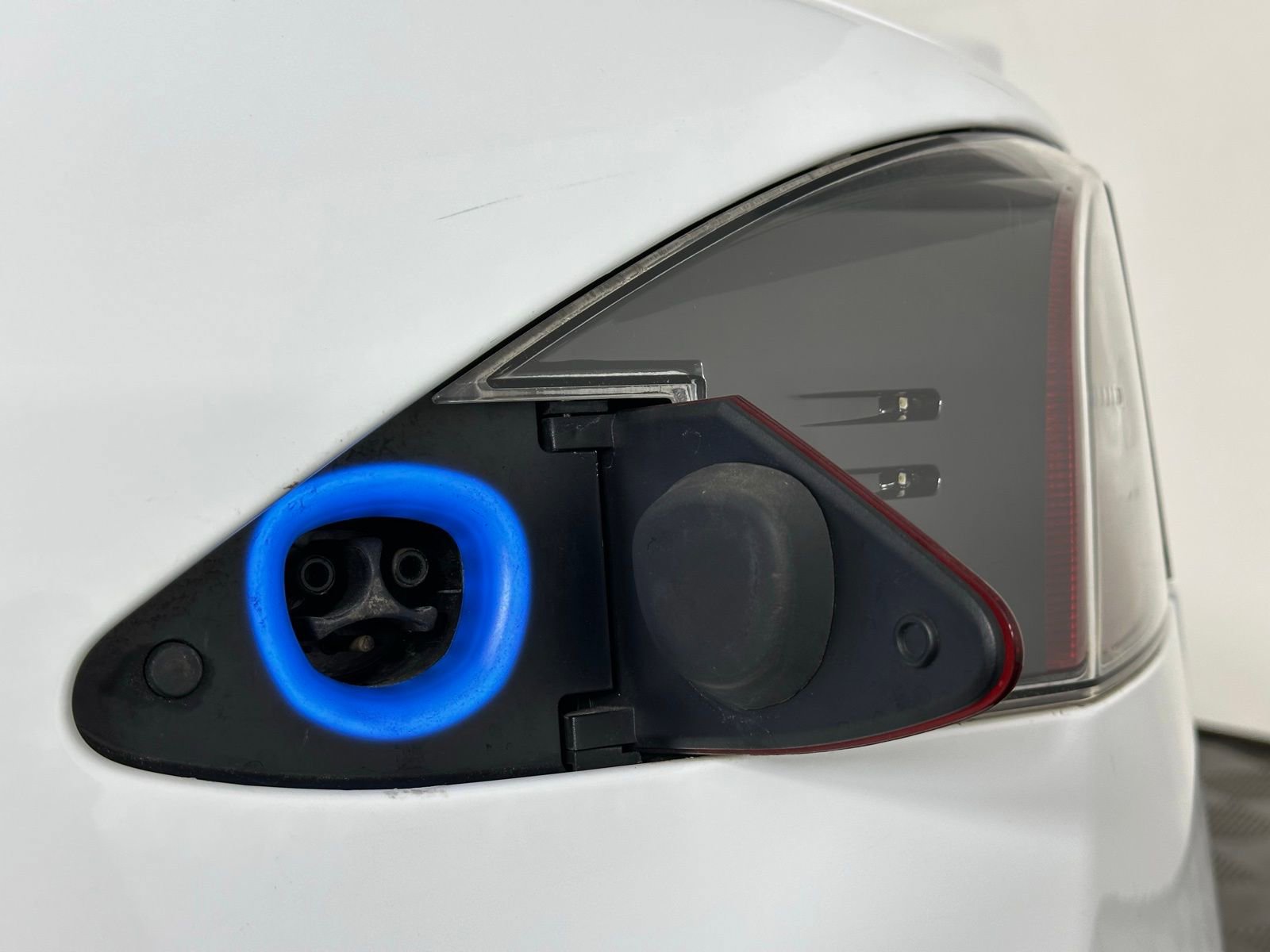 Used 2016 Tesla Model S 75D image 34