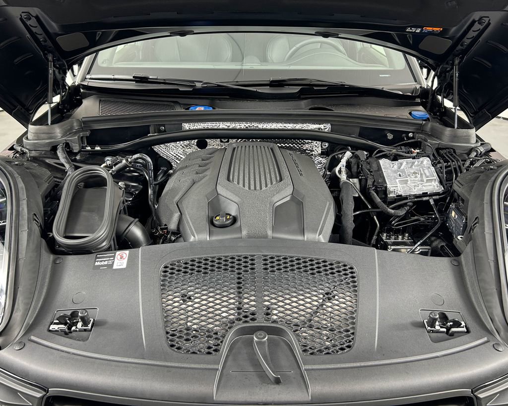 New 2026 Porsche Macan AWD/4WD image 30
