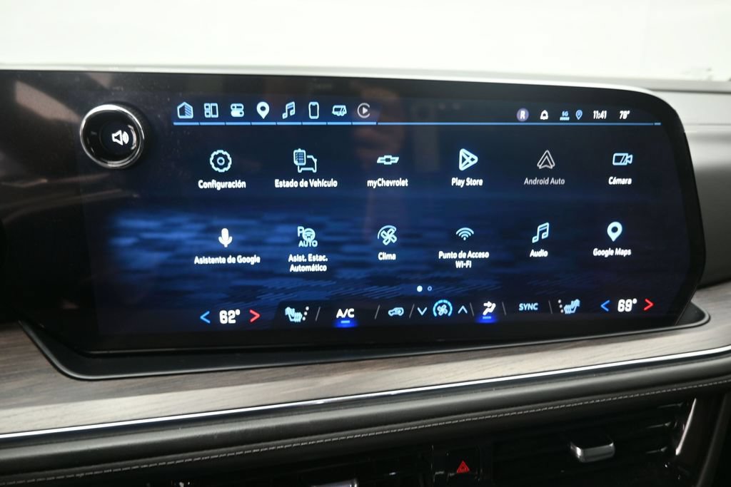 Used 2025 Chevrolet Suburban LT RWD image 14