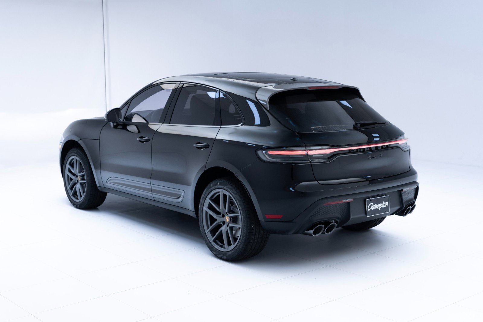 New 2025 Porsche Macan Turbo image 3
