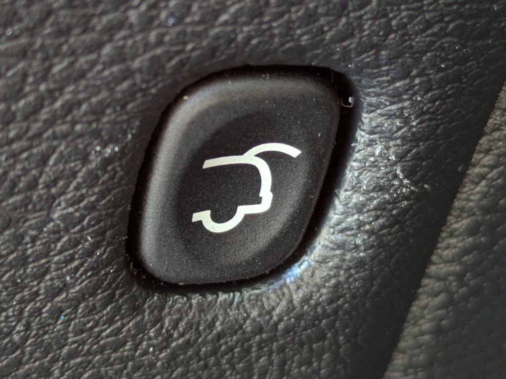 Used 2021 Jeep Grand Cherokee Laredo X image 17