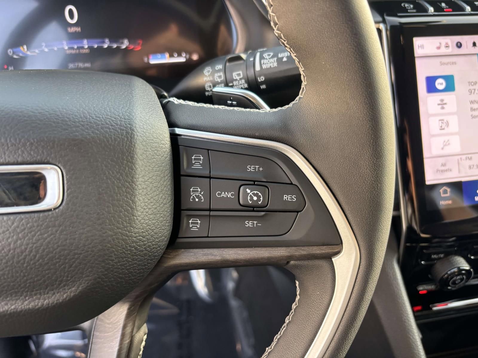 Used 2023 Jeep Grand Cherokee L Limited image 20