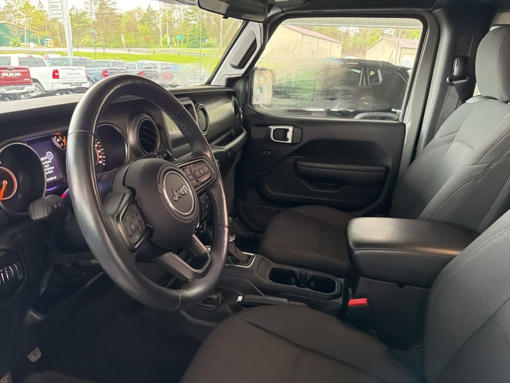 Used 2022 Jeep Wrangler Sport AWD/4WD image 11