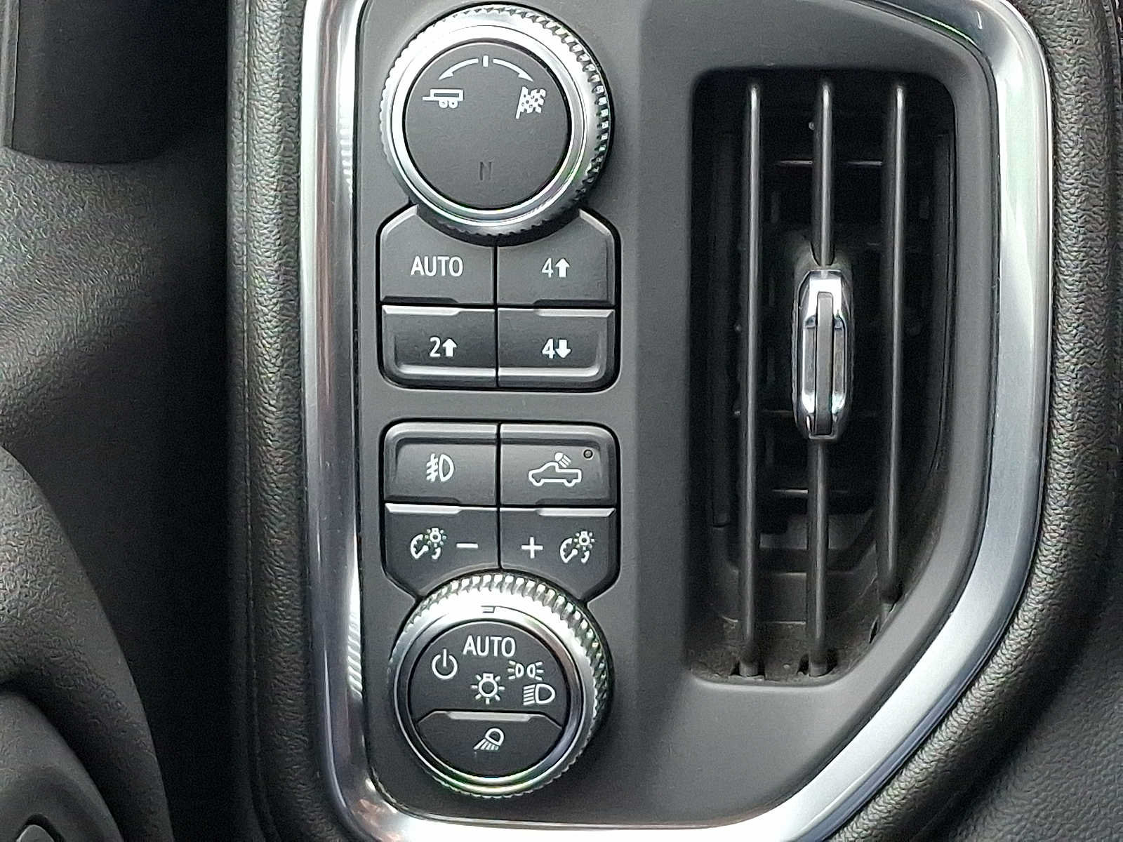 Used 2019 GMC Sierra 1500 SLT w/ SLT Premium Plus Package AWD/4WD image 25