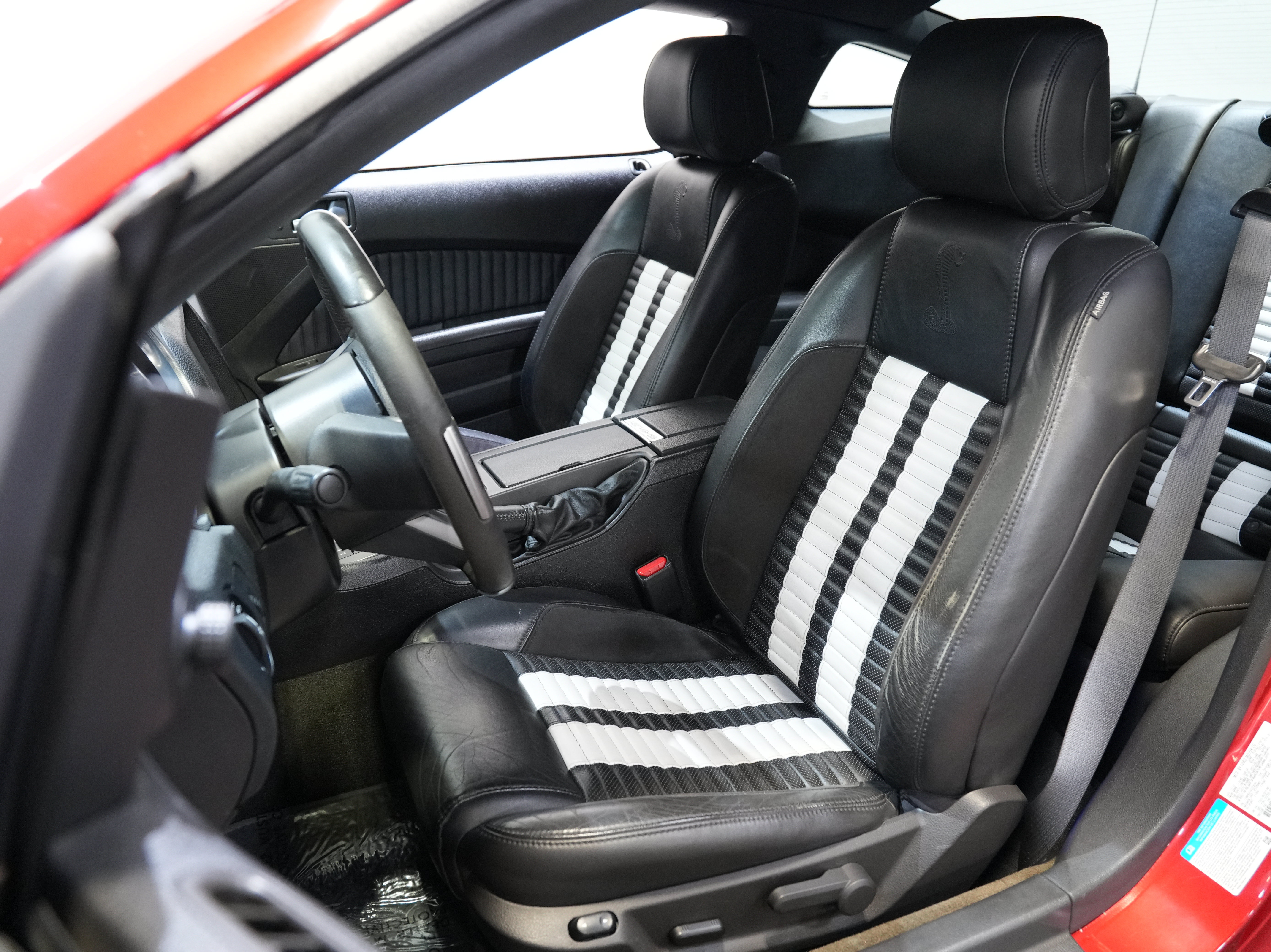 Used 2013 Ford Mustang Shelby GT500 w/ Electronics Pkg RWD image 26