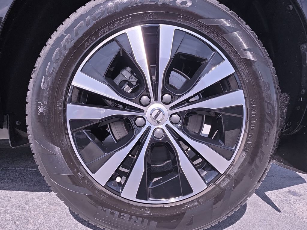 Used 2024 Volvo XC60 B5 Core w/ Protection Package Premier image 38