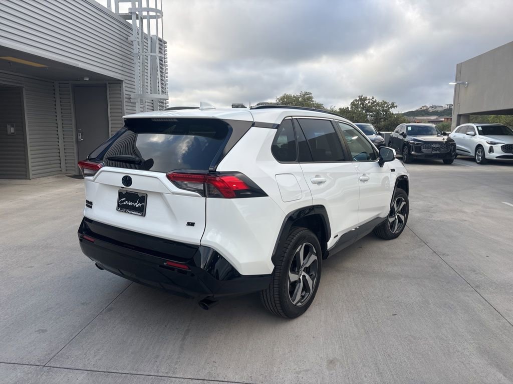 Used 2021 Toyota RAV4 SE w/ Weather & Moonroof Package AWD/4WD image 6