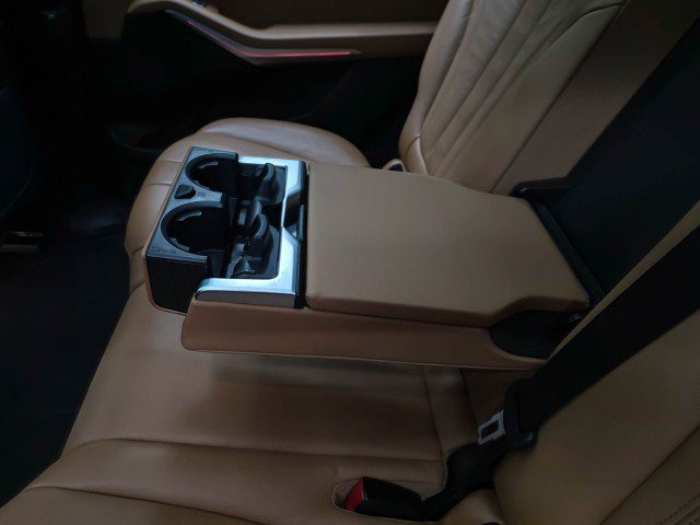 Used 2022 BMW X7 xDrive40i w/ M Sport Package AWD/4WD image 18