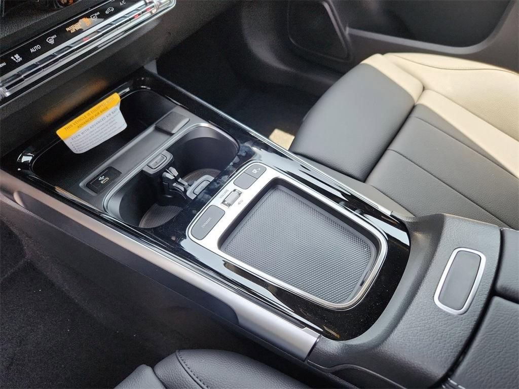 New 2025 Mercedes-Benz GLB 250 image 22