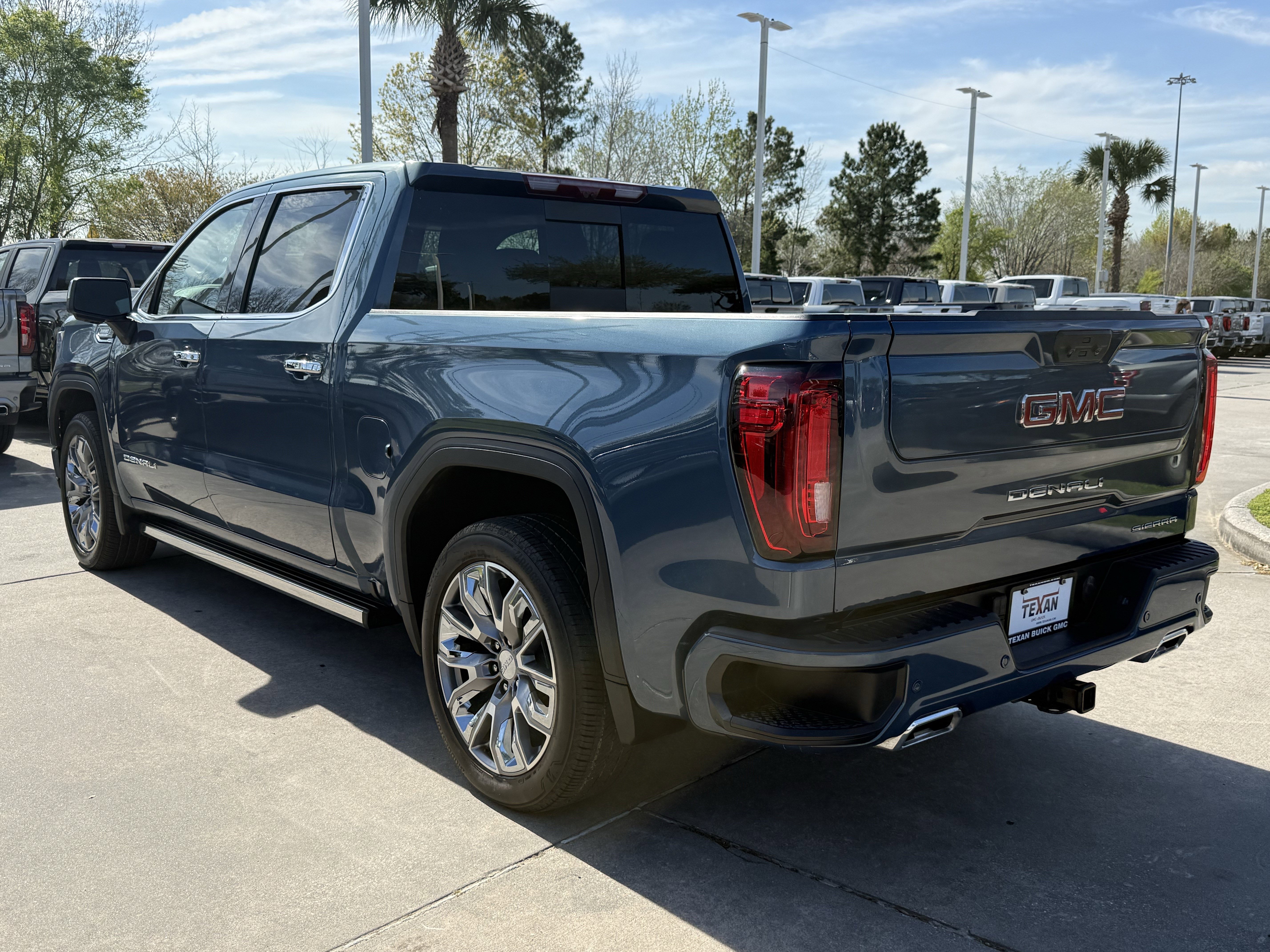 Used 2025 GMC Sierra 1500 Denali w/ Denali Reserve Package image 7