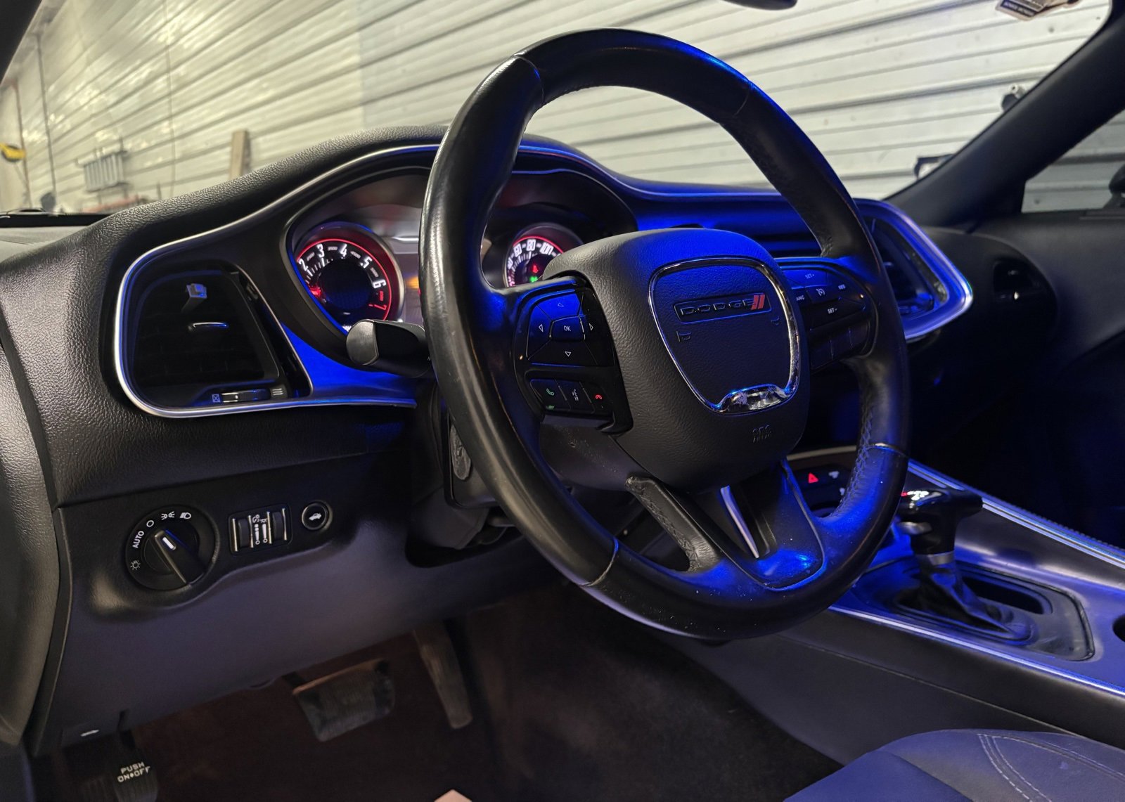 Used 2018 Dodge Challenger SXT image 10