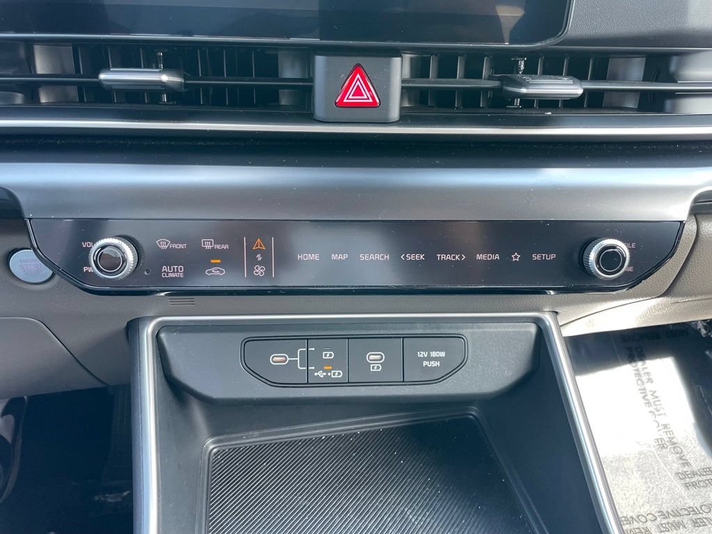 Used 2026 Kia Carnival LXS FWD image 13