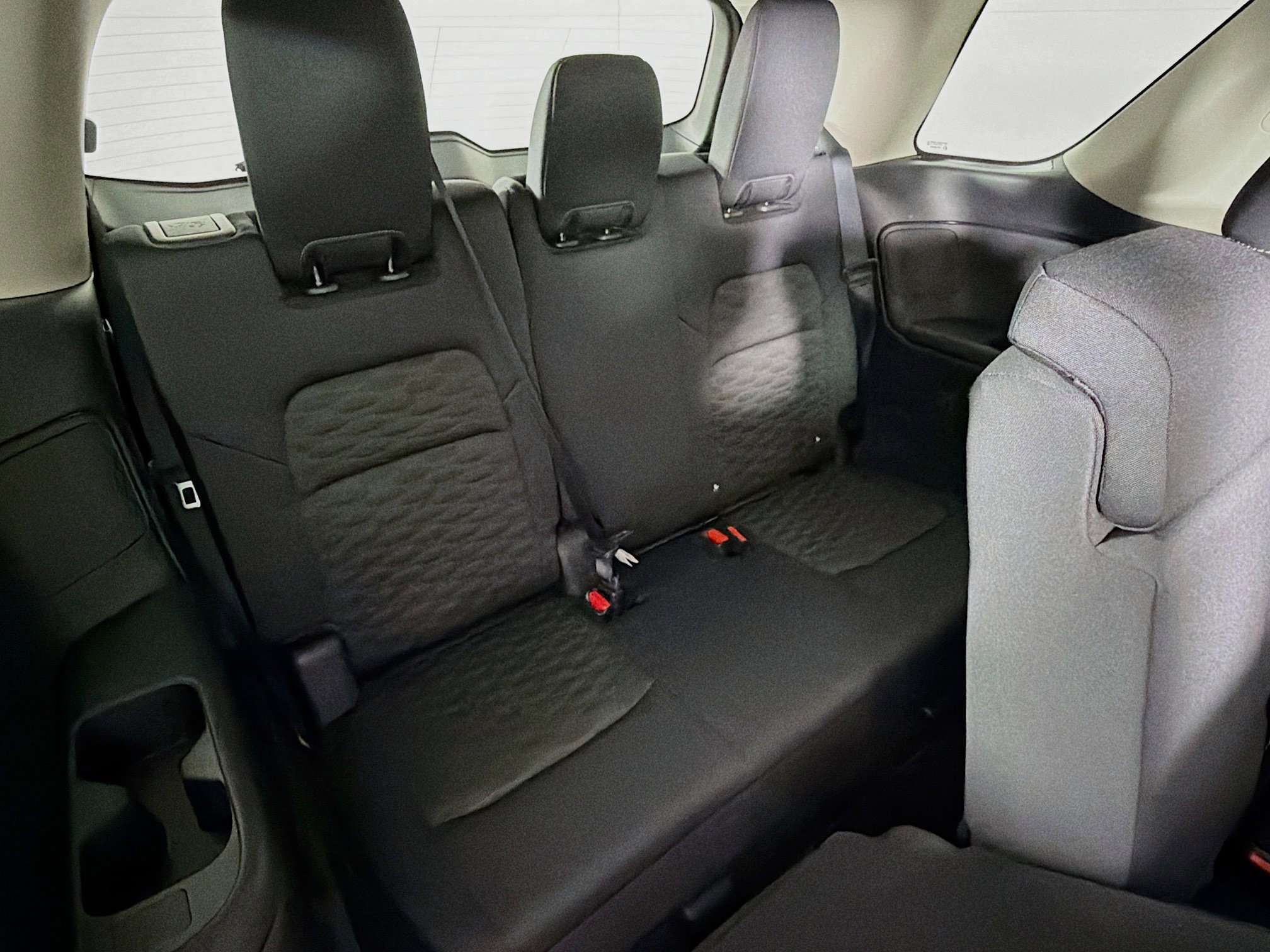 Used 2024 Nissan Pathfinder S image 25