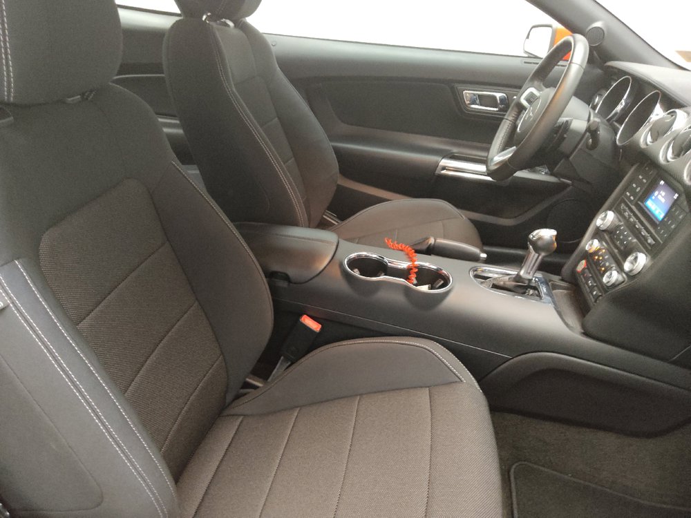 Used 2016 Ford Mustang Coupe RWD image 21