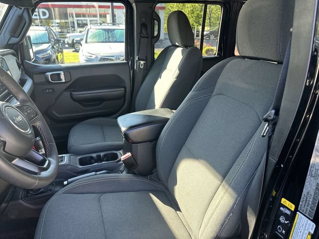 Used 2024 Jeep Wrangler Unlimited AWD/4WD image 15
