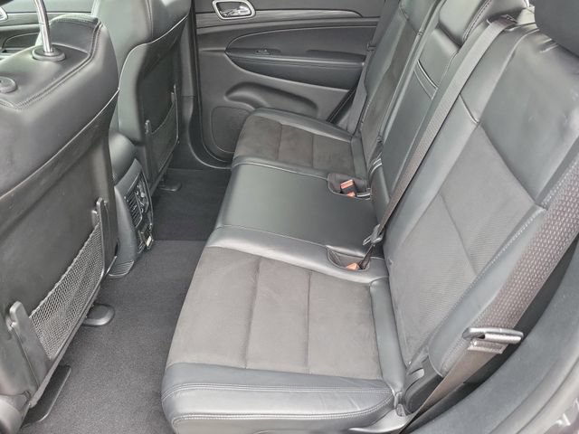 Used 2019 Jeep Grand Cherokee Altitude AWD/4WD image 12