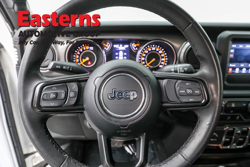 Used 2023 Jeep Gladiator Sport image 10