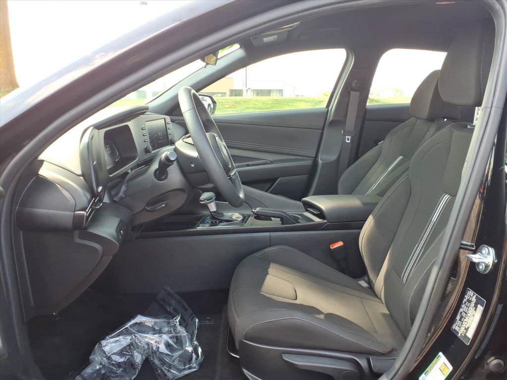 Used 2026 Hyundai Elantra Sport FWD image 26