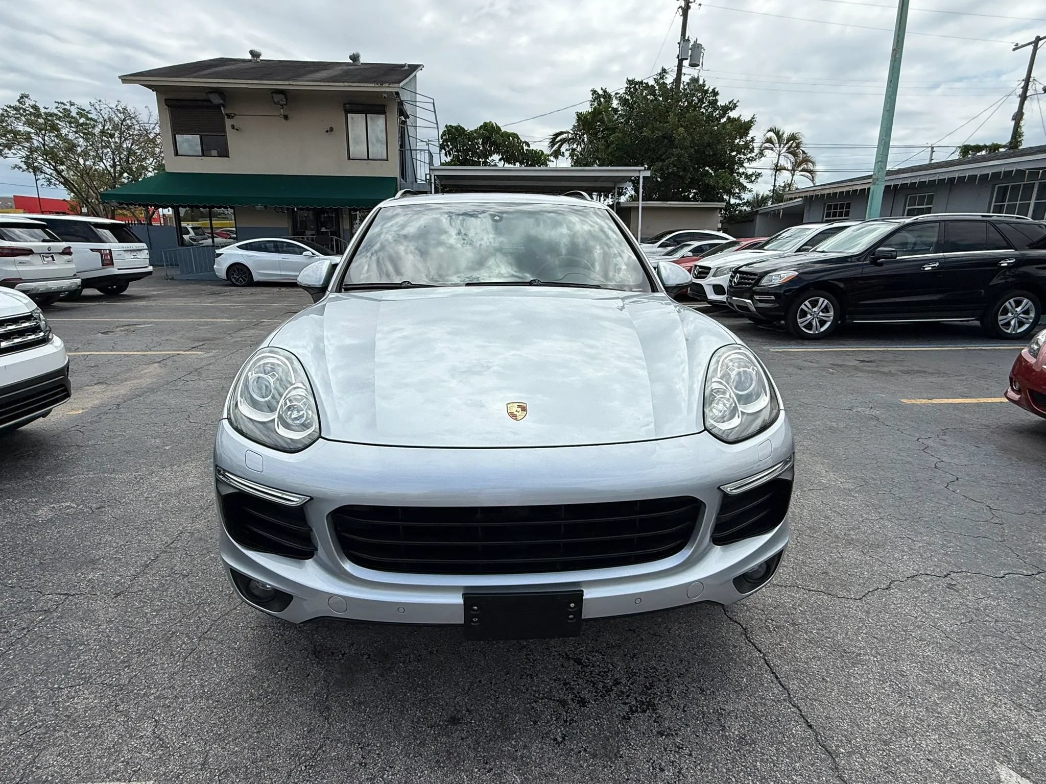 Used 2017 Porsche Cayenne Platinum Edition AWD/4WD image 5