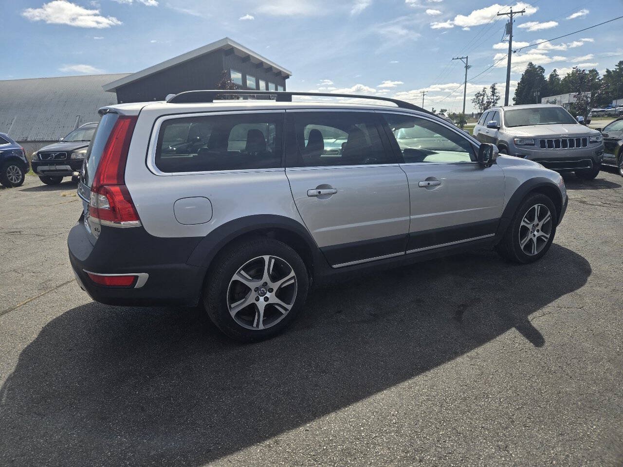 Used 2015 Volvo XC70 T6 w/ Proximity Package AWD/4WD image 8