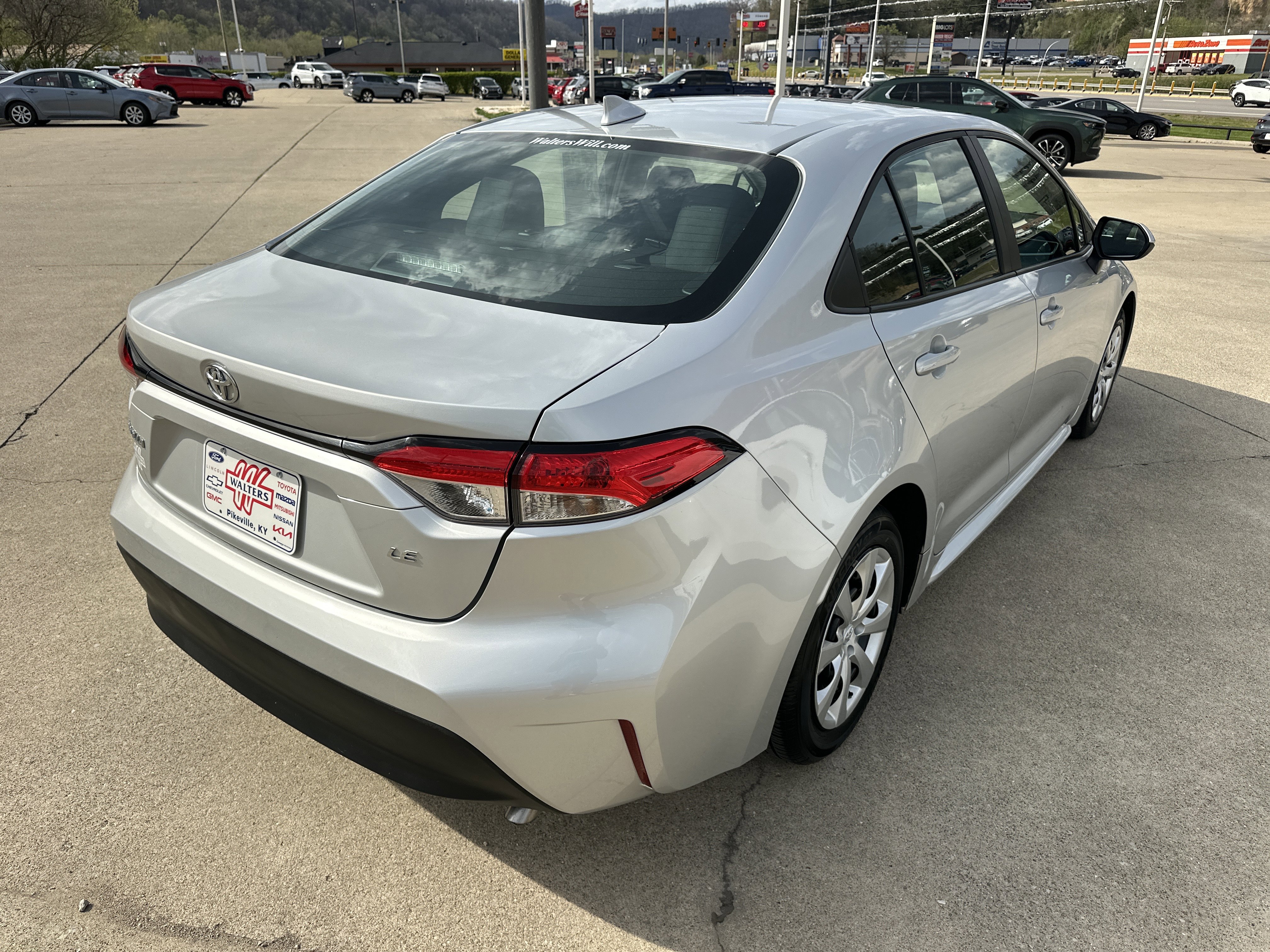 Used 2024 Toyota Corolla LE FWD image 18