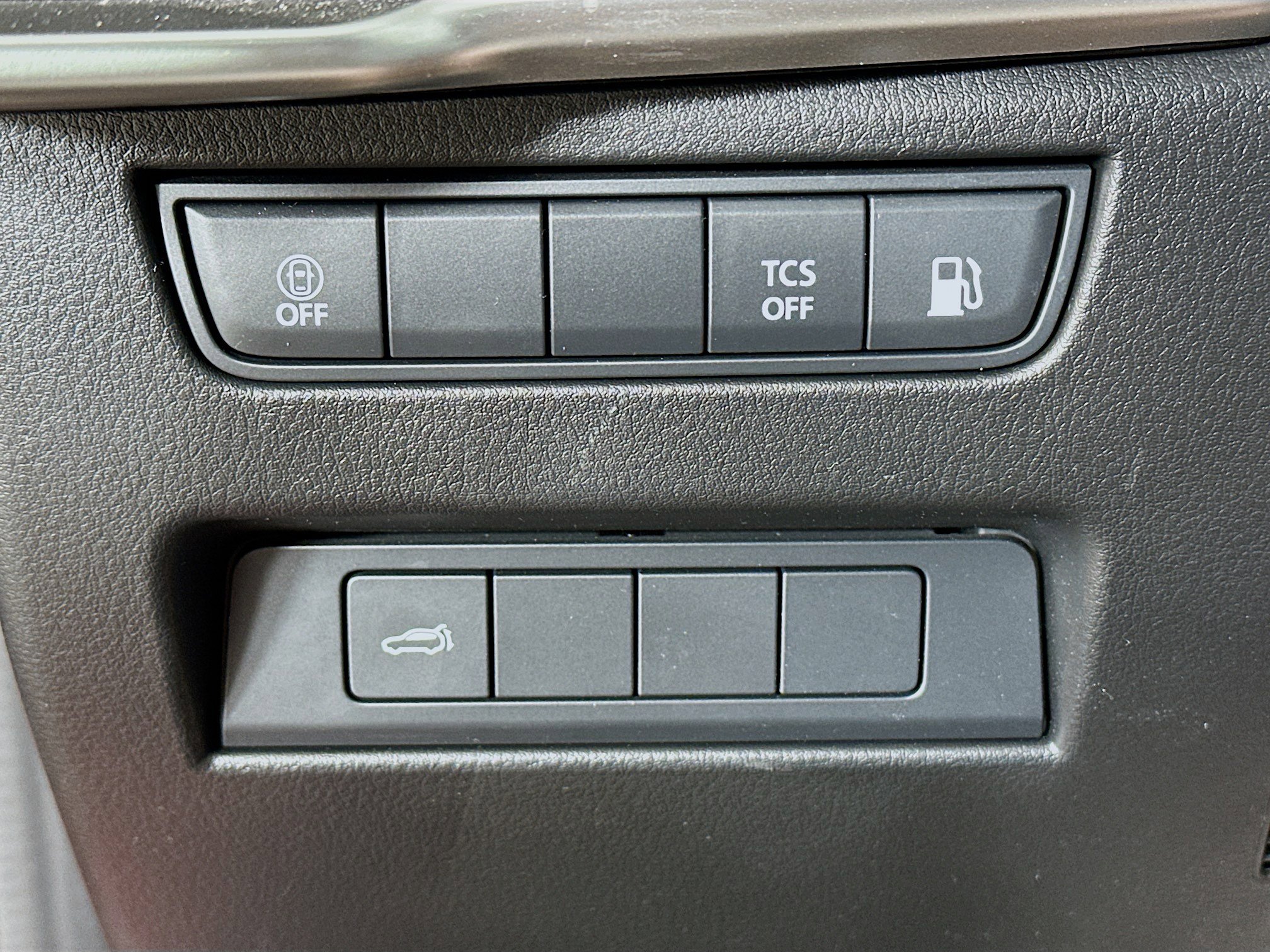 Used 2024 MAZDA CX-90 Plug-In Hybrid w/ Preferred AWD/4WD image 17