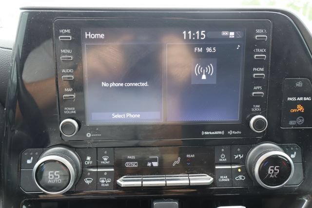 Used 2021 Toyota Highlander XLE AWD/4WD image 31