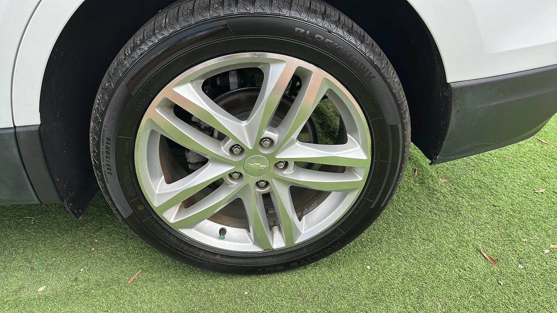 Used 2018 Chevrolet Equinox Premier FWD image 48