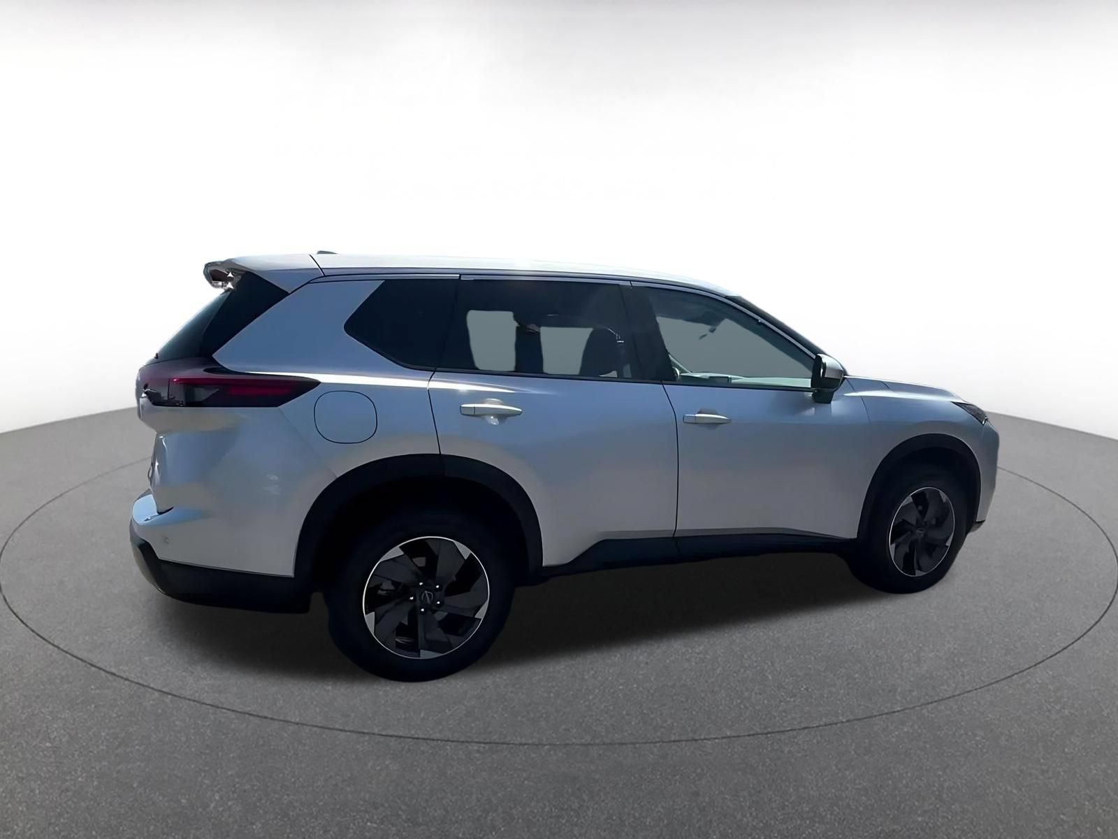 Used 2025 Nissan Rogue SV AWD/4WD image 13