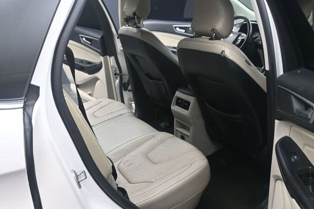 Used 2015 Ford Edge Titanium FWD image 21