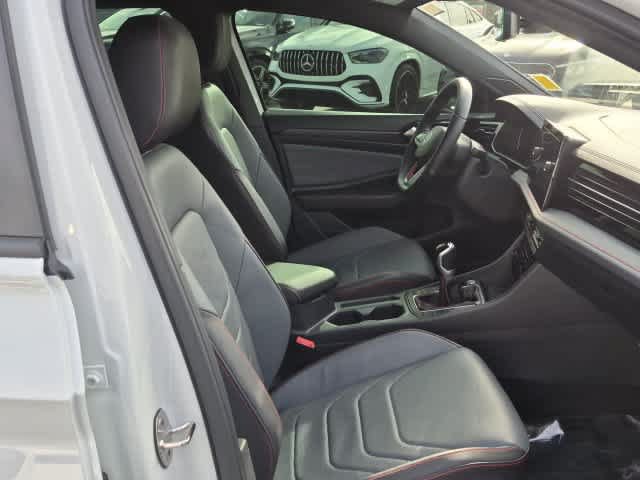 Used 2025 Volkswagen Jetta GLI Autobahn FWD image 20