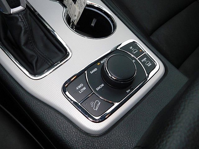 Used 2018 Jeep Grand Cherokee Summit image 22