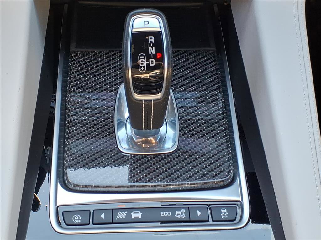 Used 2020 Jaguar F-PACE SVR image 14