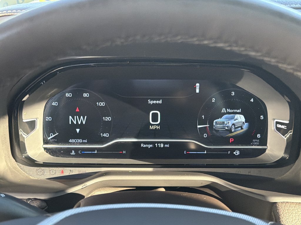 Used 2023 GMC Yukon Denali RWD image 27