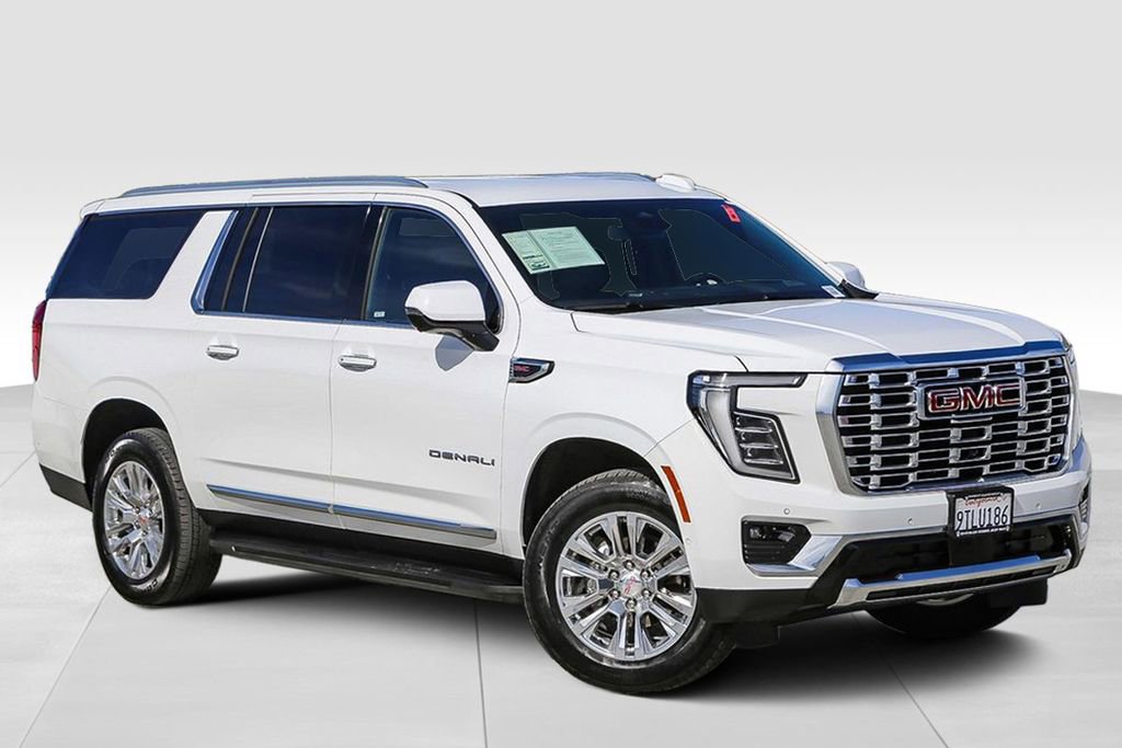 Used 2025 GMC Yukon XL Denali image 2