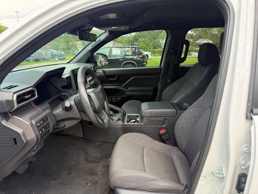 Used 2025 Toyota Tacoma SR5 AWD/4WD image 11