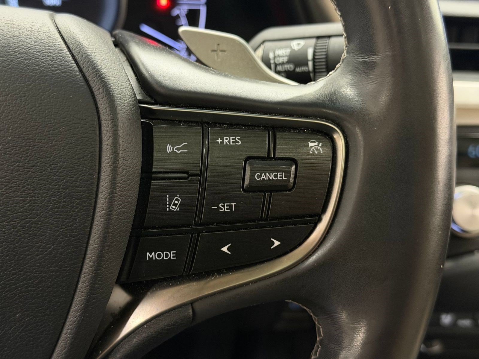 Used 2021 Lexus ES 300h w/ Premium Package FWD image 29