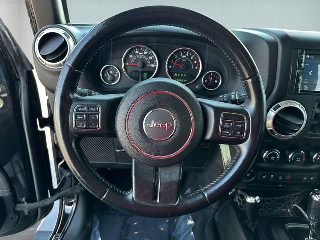 Used 2016 Jeep Wrangler Unlimited Sahara w/ Dual Top Group AWD/4WD image 16