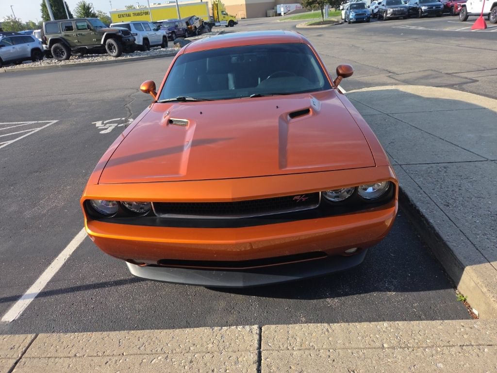 Used 2011 Dodge Challenger R/T RWD image 2