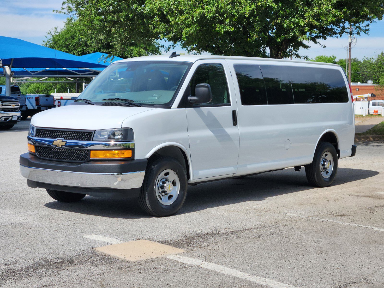 Used 2024 Chevrolet Express 3500 LT w/ LT Preferred Equipment Group RWD image 2