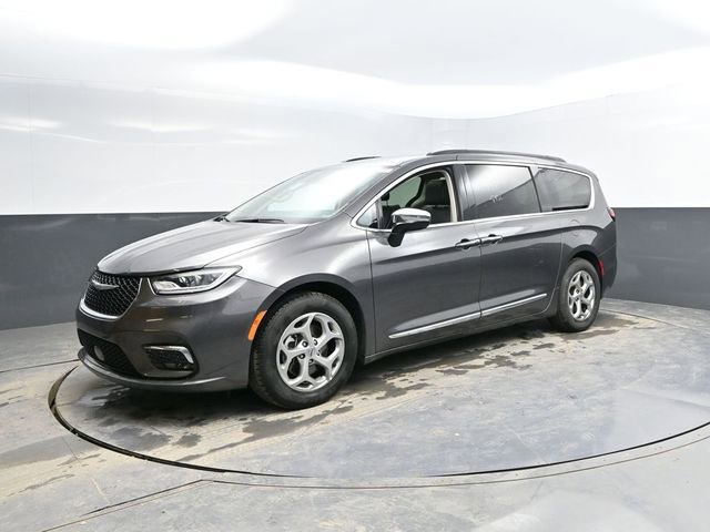 Used 2023 Chrysler Pacifica Limited FWD image 5