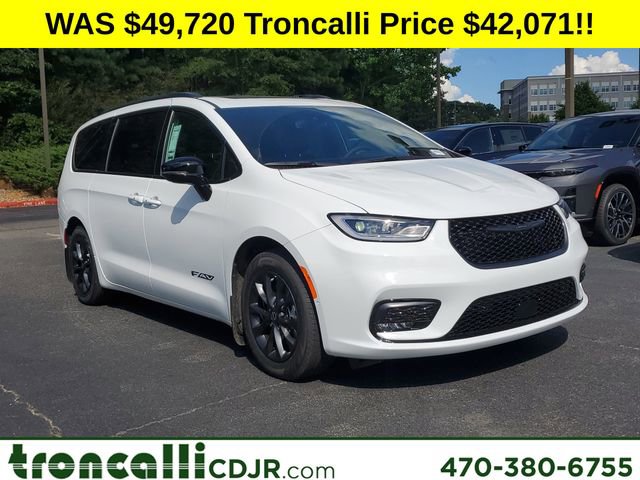 New 2025 Chrysler Pacifica Select w/ Fav Edition Package