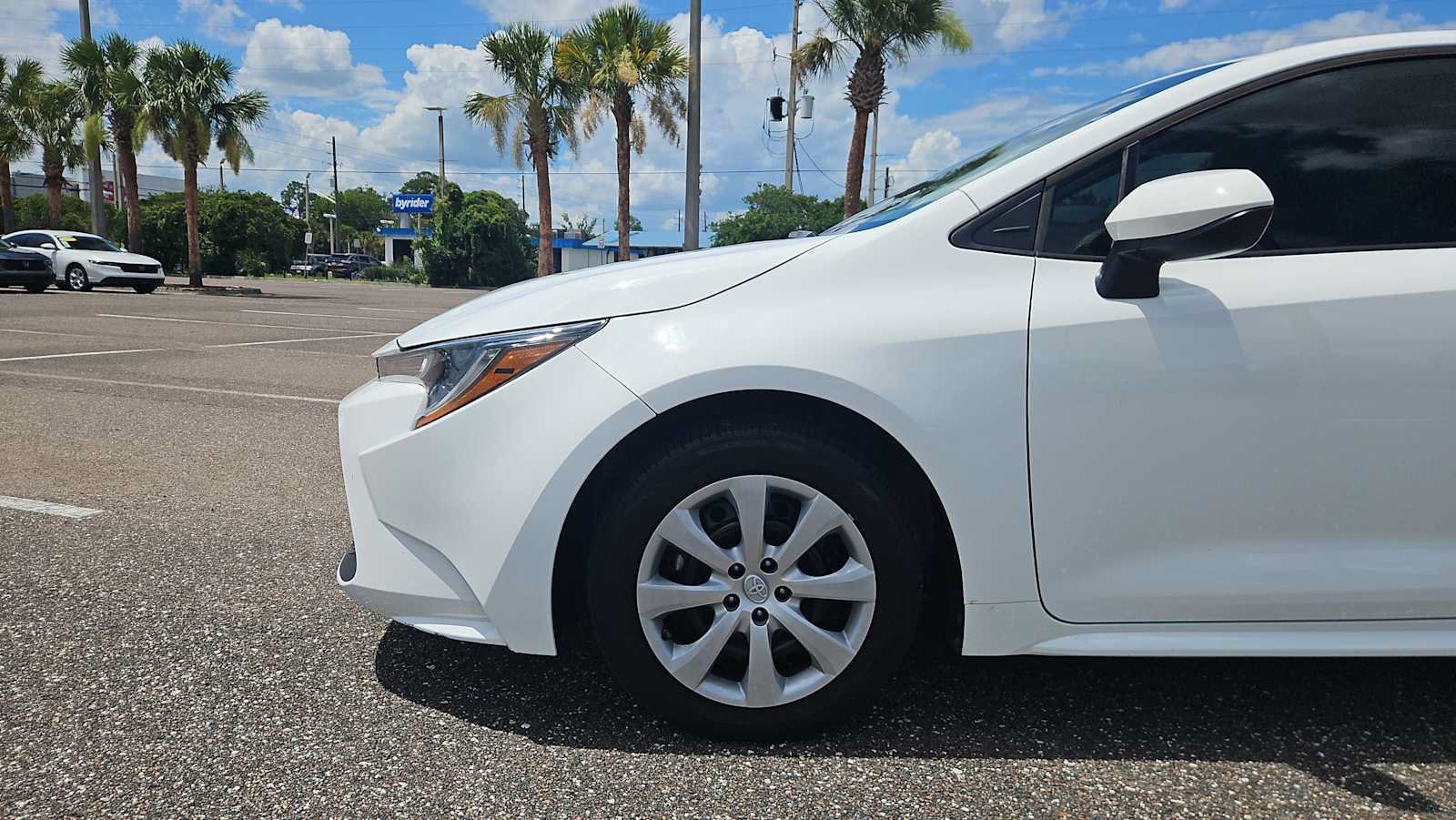 Used 2022 Toyota Corolla LE FWD image 18