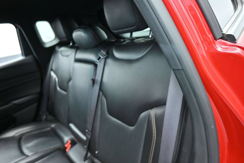 Used 2022 Jeep Compass Limited AWD/4WD image 29
