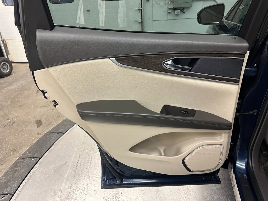 Used 2017 Lincoln MKX Select w/ Select Plus Package image 24