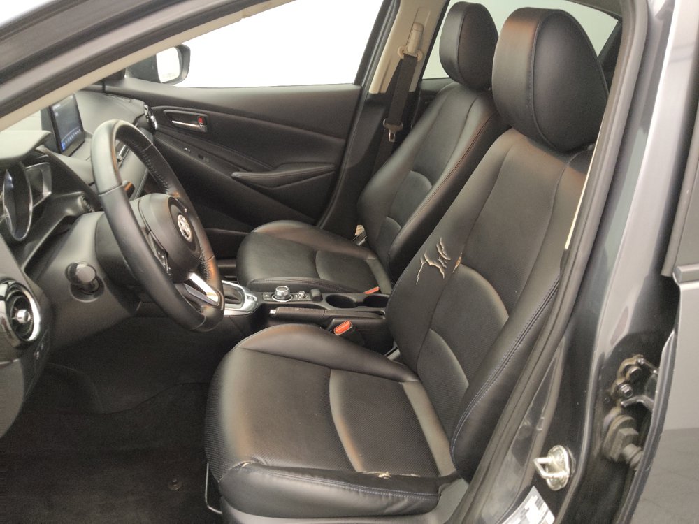 Used 2019 Toyota Yaris XLE FWD image 17