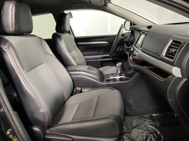 Certified 2017 Toyota Highlander Plus AWD/4WD image 9